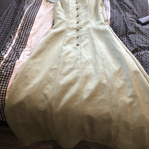 Off the shoulder Prom/brides maids dress - Picture 2 of 2